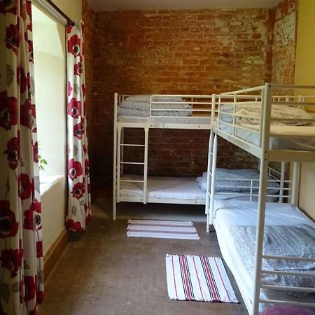 Llanfyllin Workhouse - Y Dolydd Hostel Eksteriør bilde